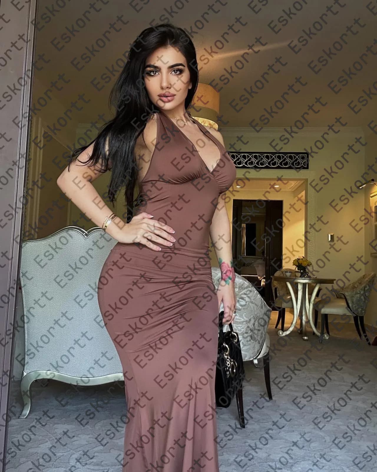 Leilani escort in Moscow