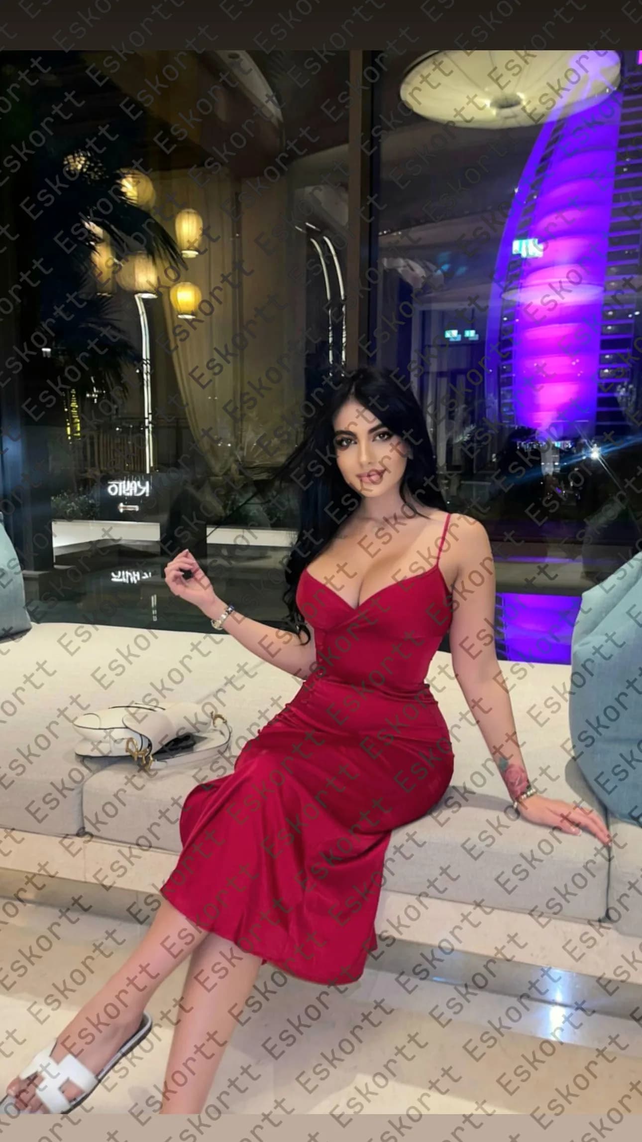 Leilani escort in Moscow