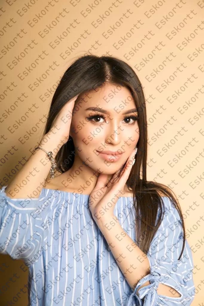 Aziza escort in Moscow