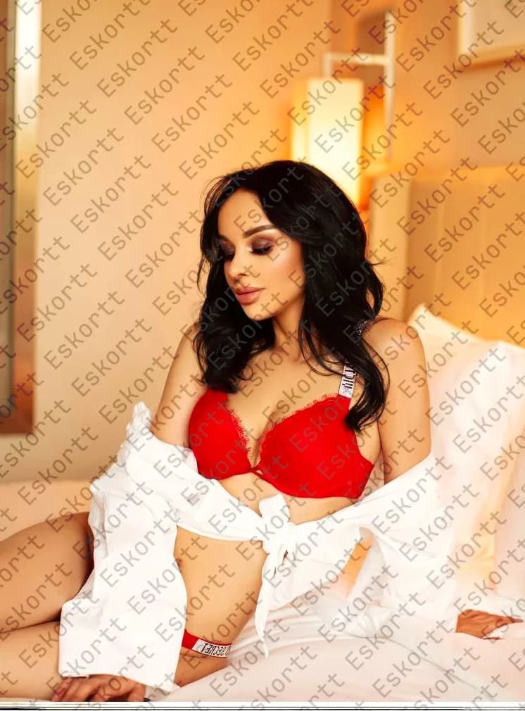 Karmen escort in Moscow