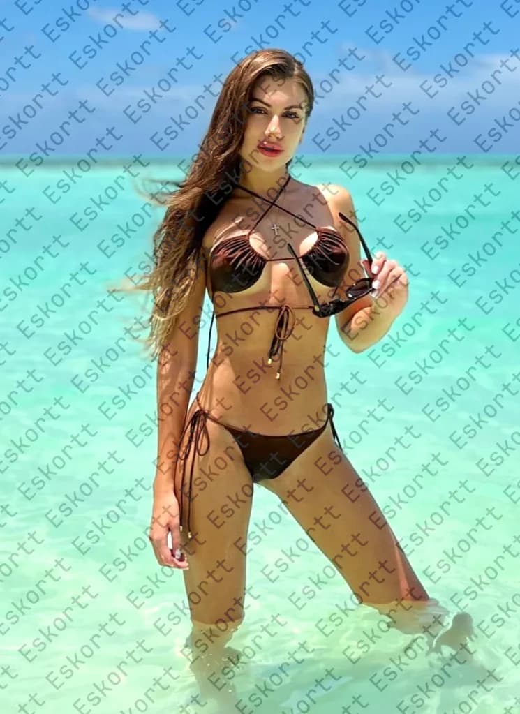 Lora escort in Moscow