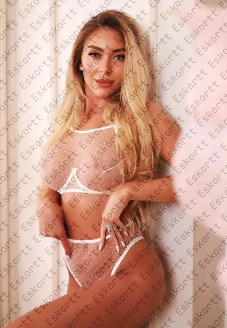 Alisia escort in Moscow