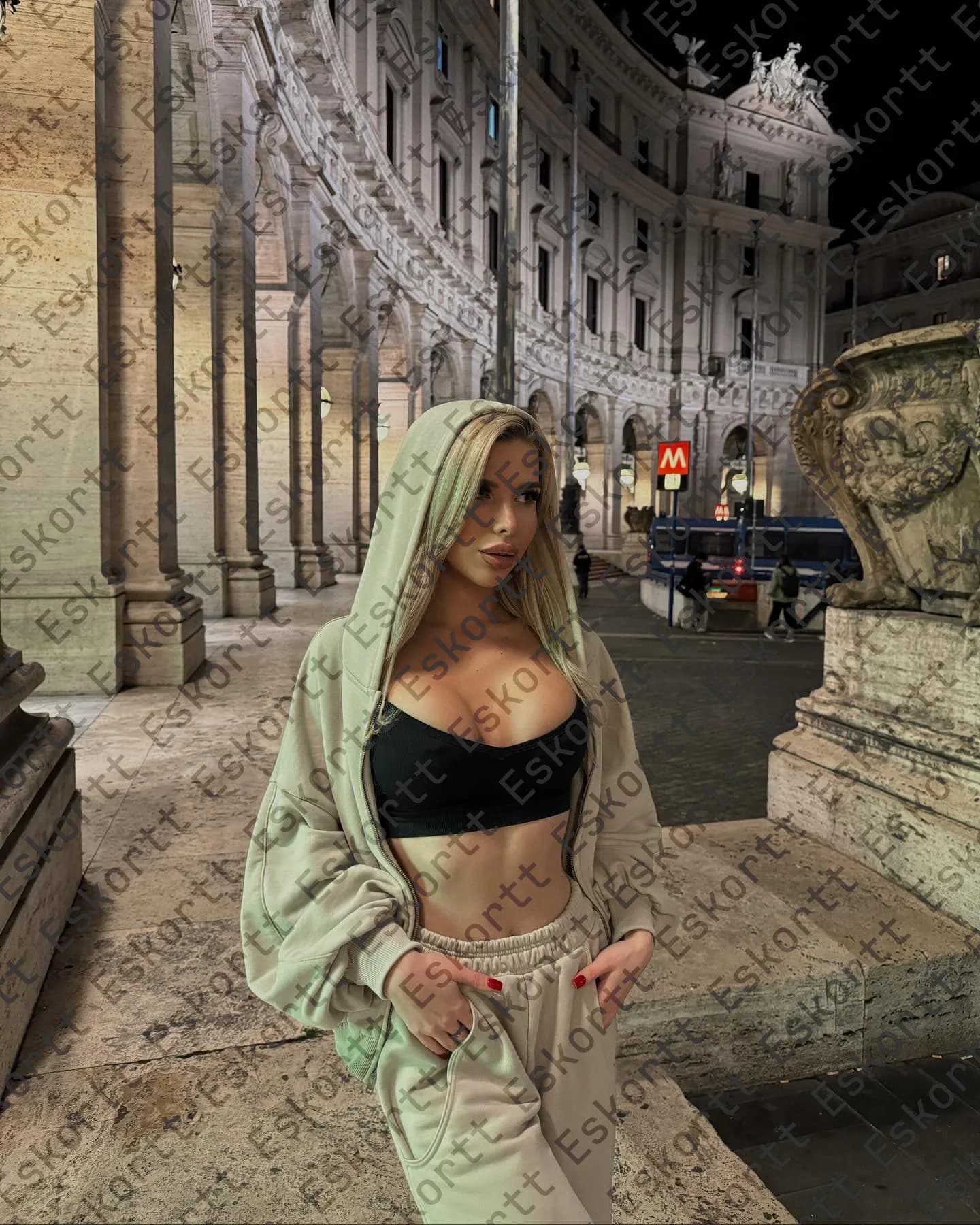 Kerri escort in Moscow