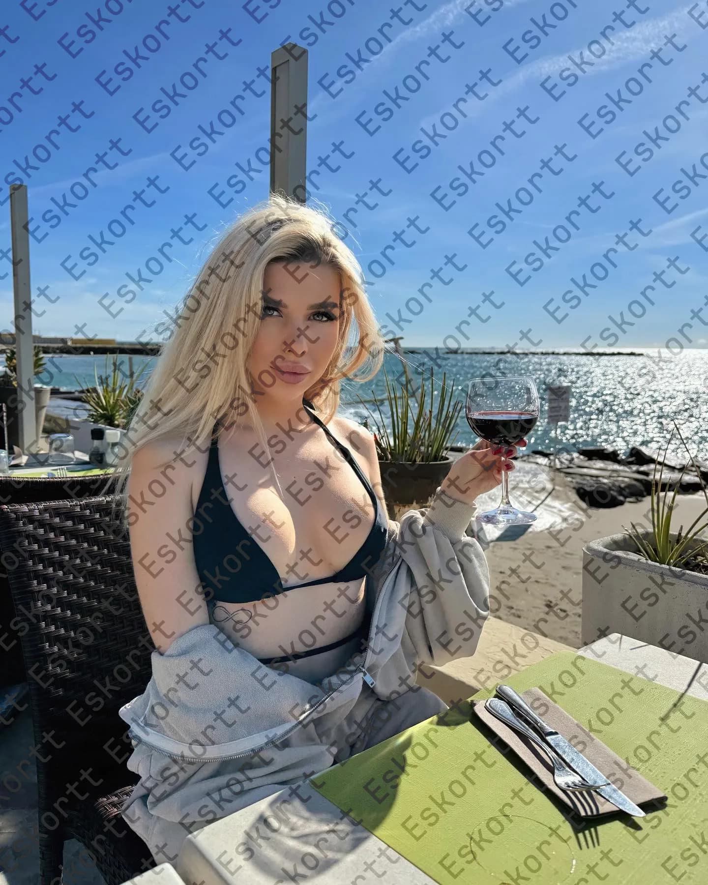 Kerri escort in Moscow