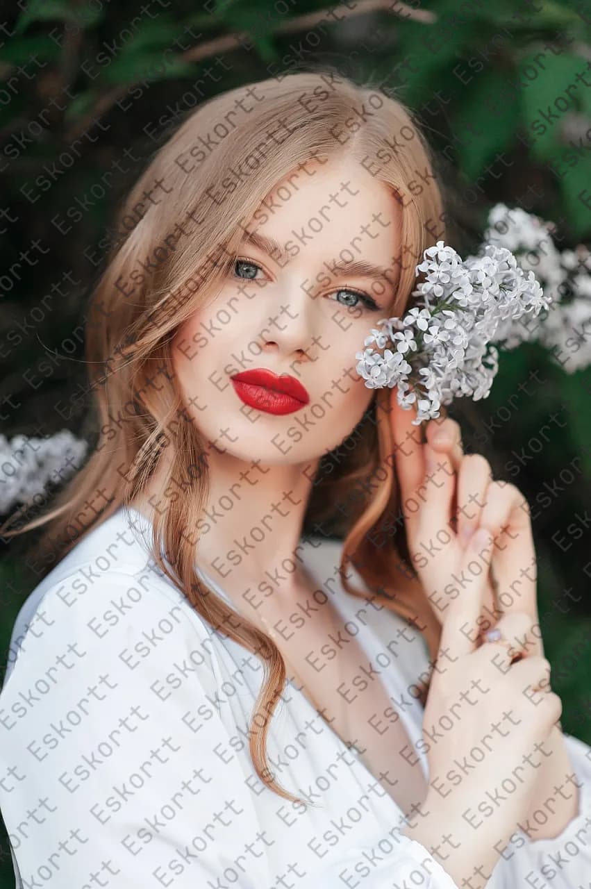 Anika escort in Moscow