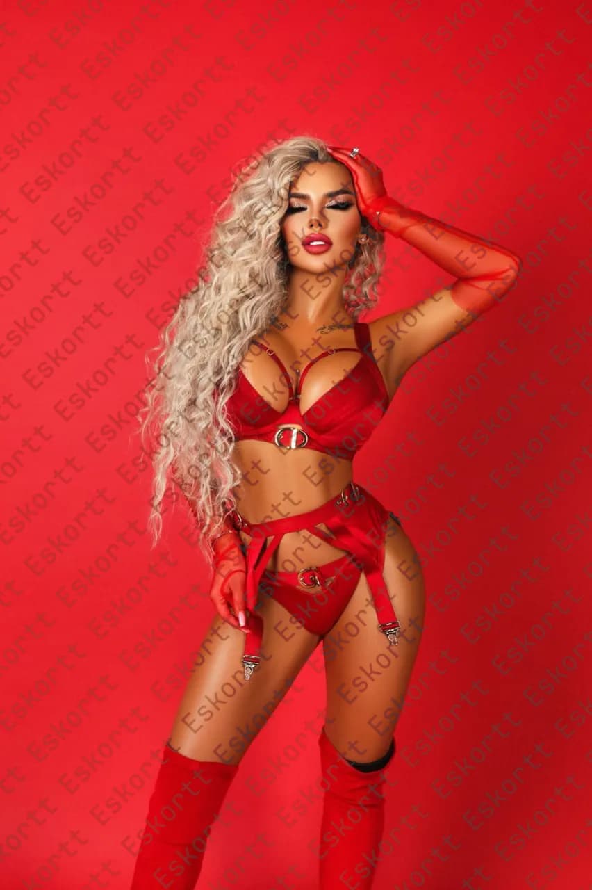 Nika escort in Moscow