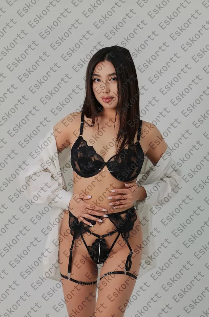 Kiera escort in Moscow