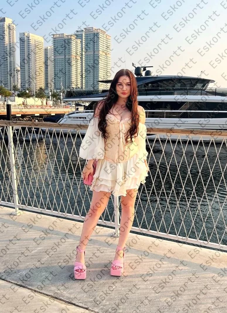 Kamila escort in Moscow