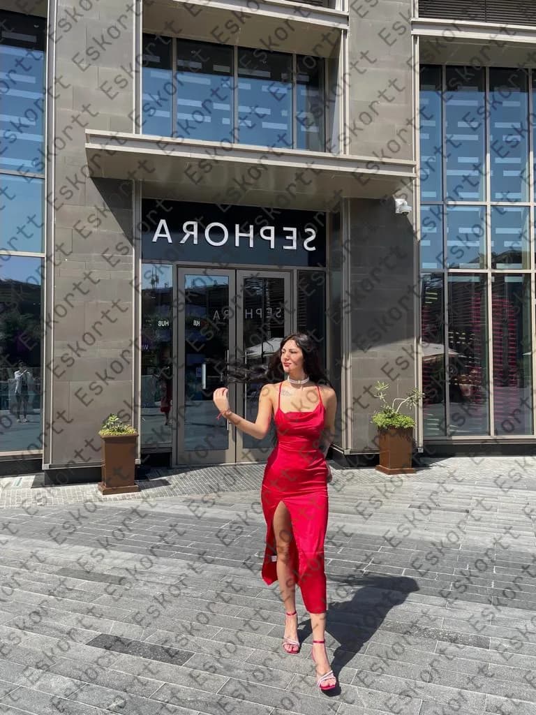 Tina escort in Moscow