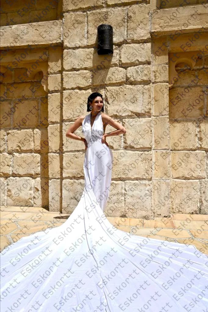 Tina escort in Moscow