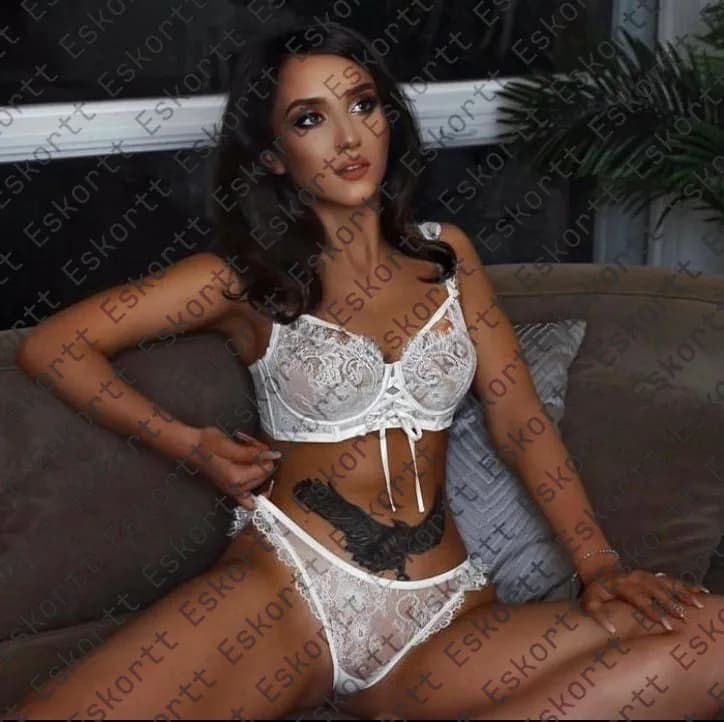 Oksy escort in Moscow