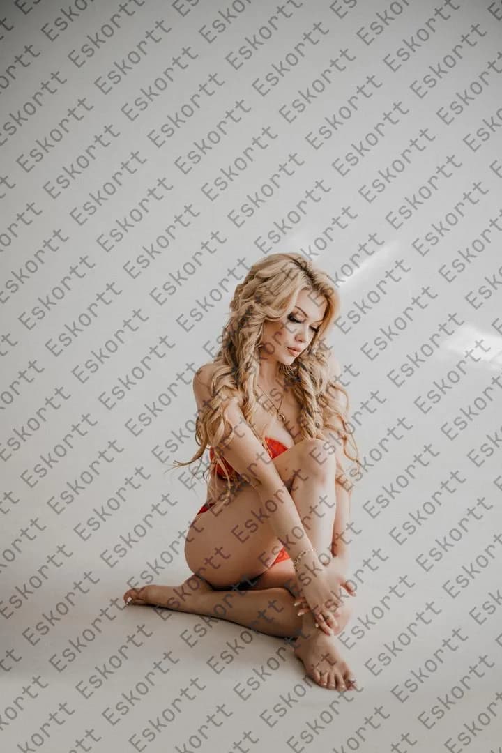 Karolina escort in Moscow