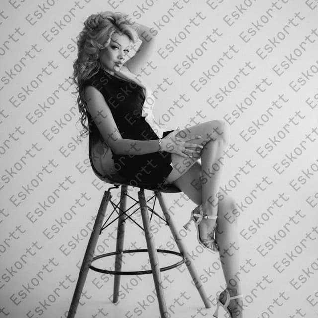 Karolina escort in Moscow