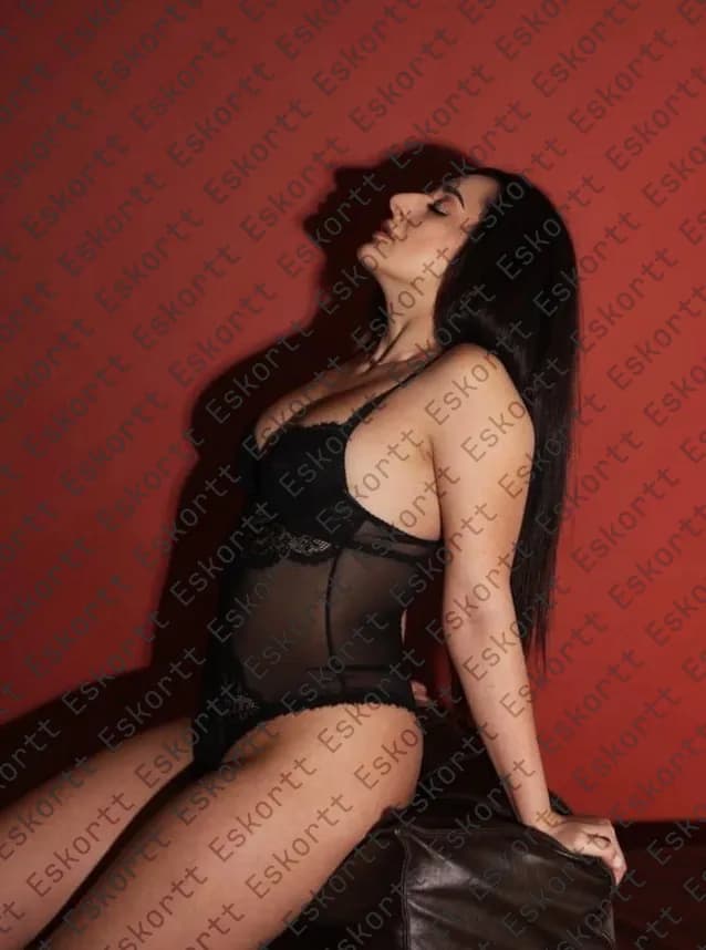 Aylin escort in Moscow