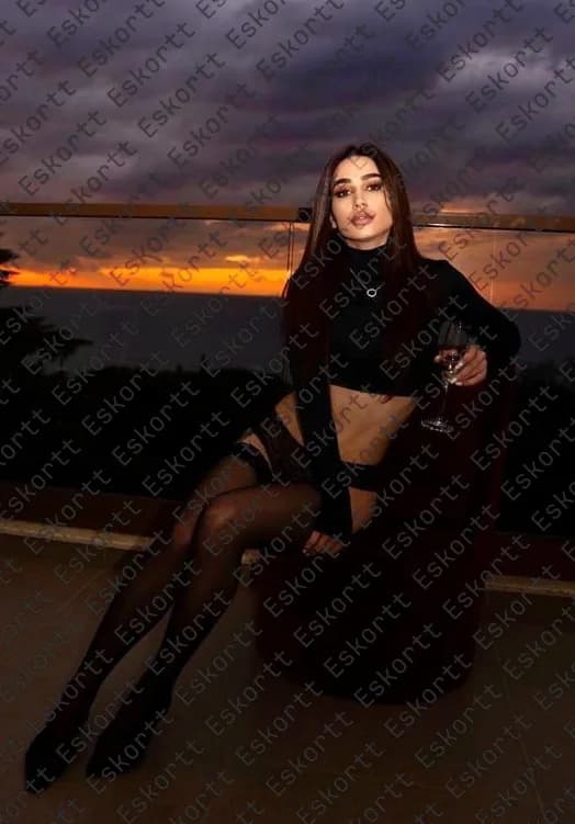 Amina escort in Moscow