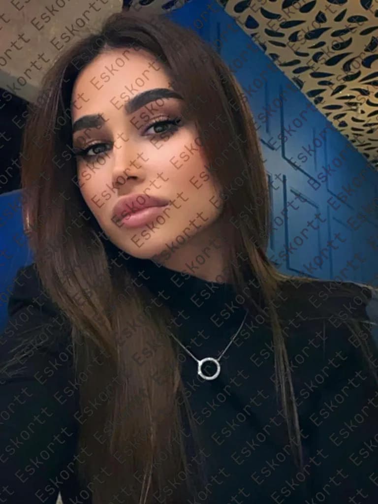 Amina escort in Moscow
