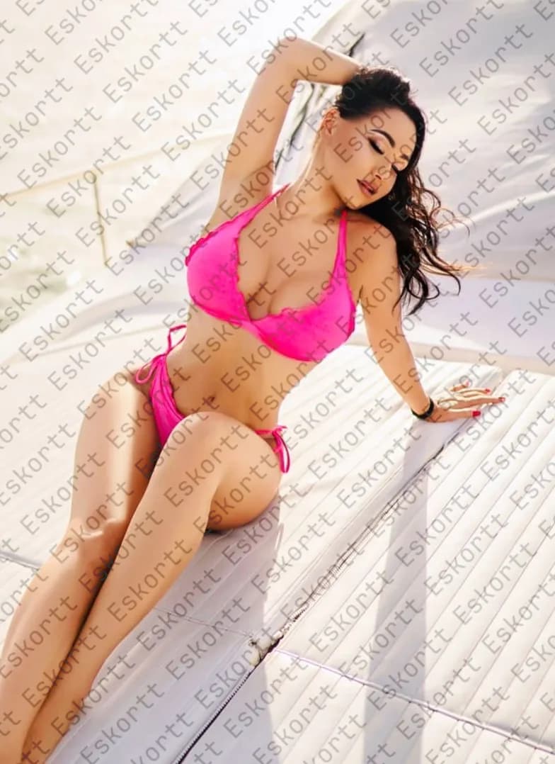 Lara escort in Moscow