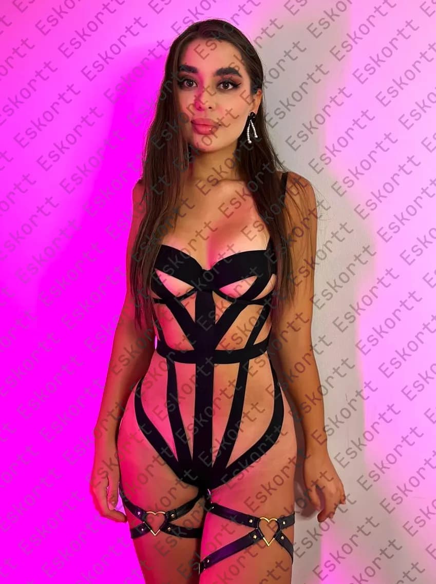 Samira escort in Moscow