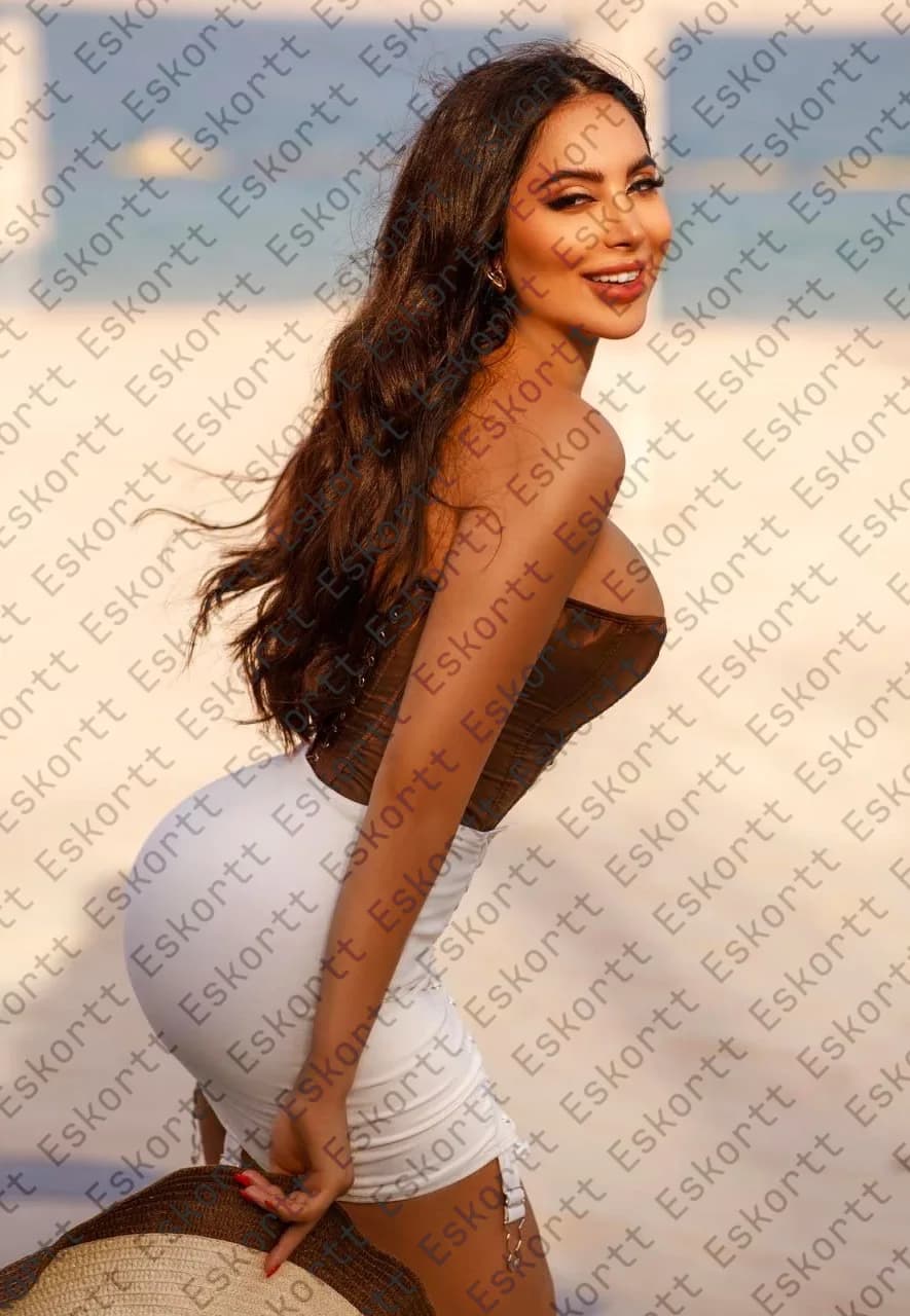 Arzu escort in Moscow