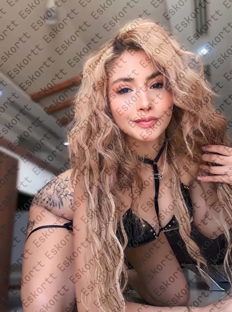 Sara escort in Moscow