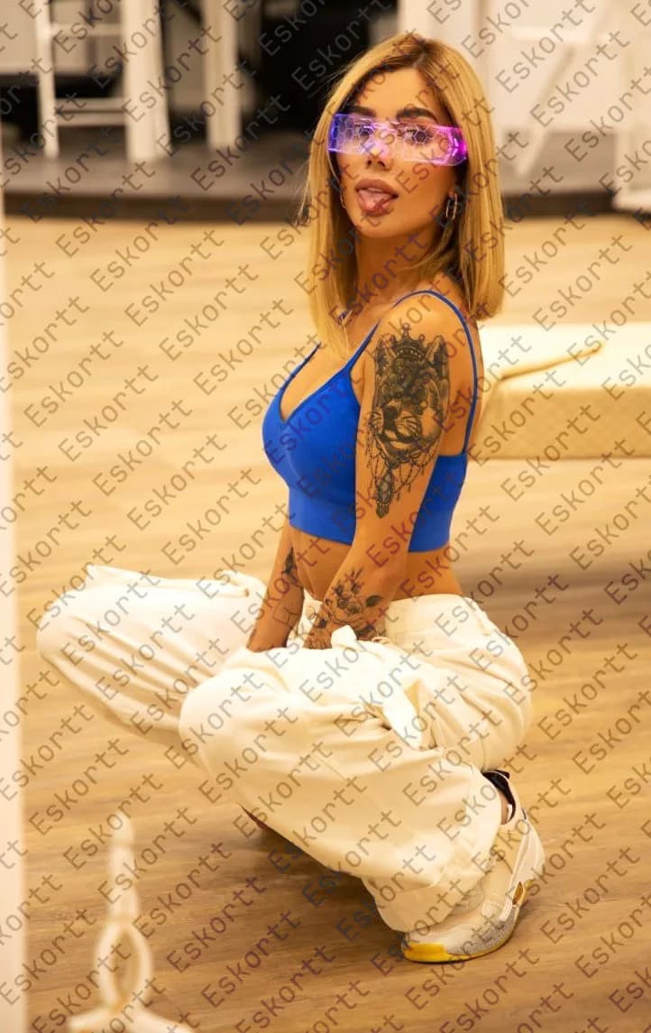 Angela escort in Moscow