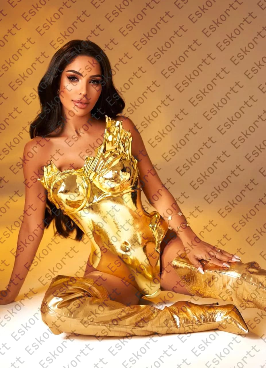 Pamela escort in Moscow