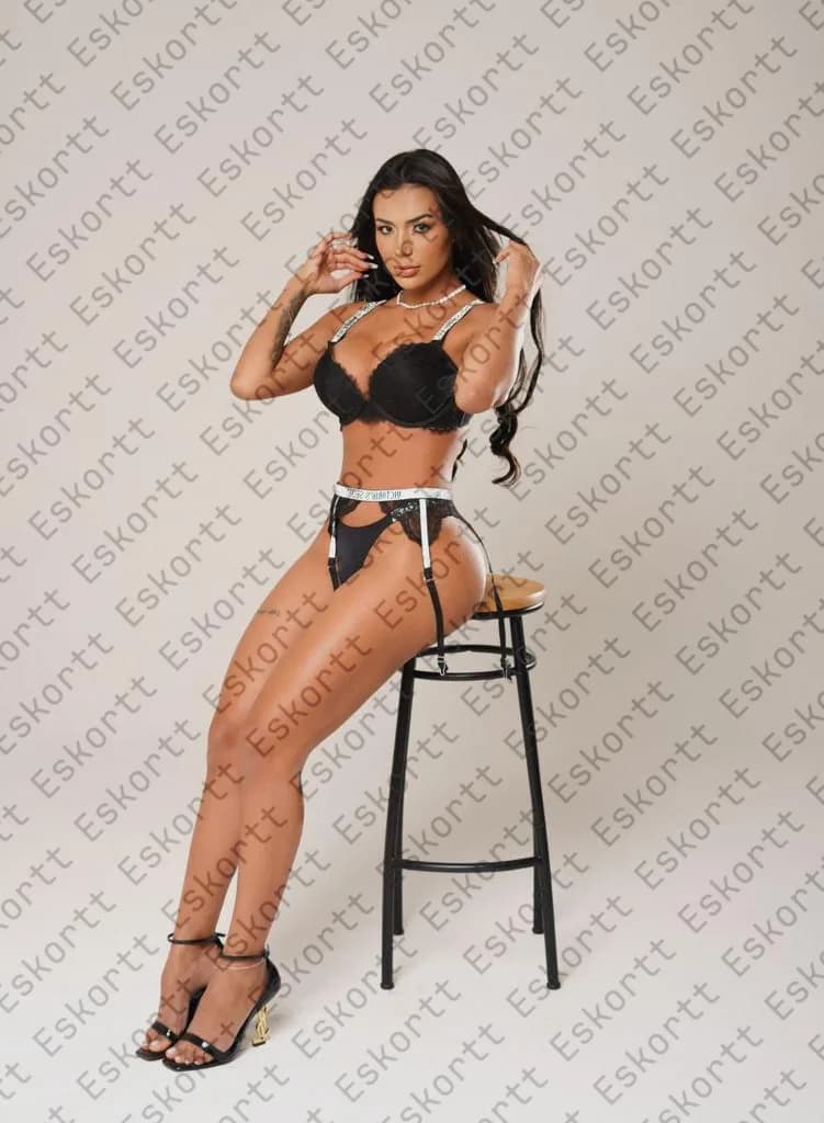 Emanuelly escort in Moscow