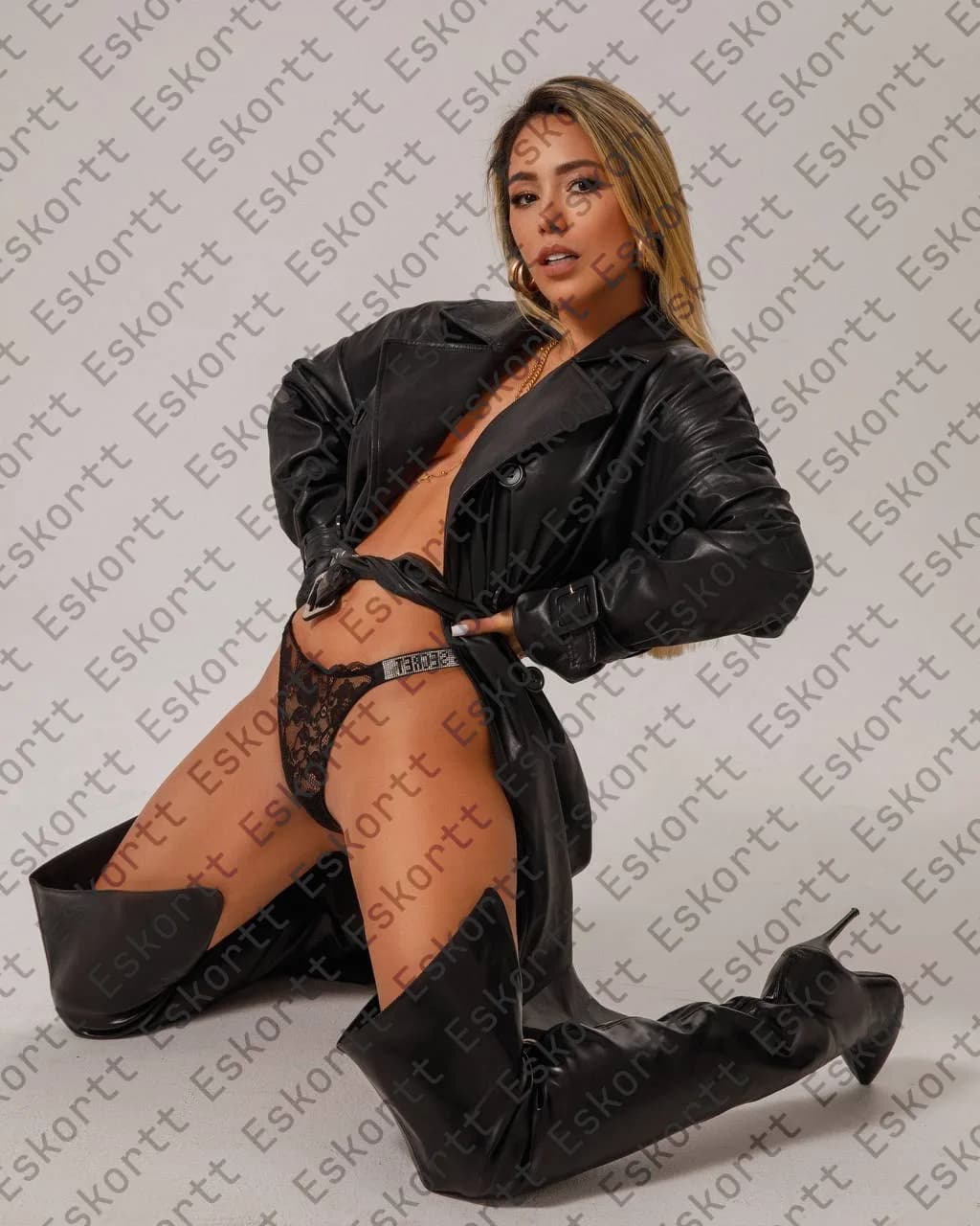 Stepphie escort in Moscow