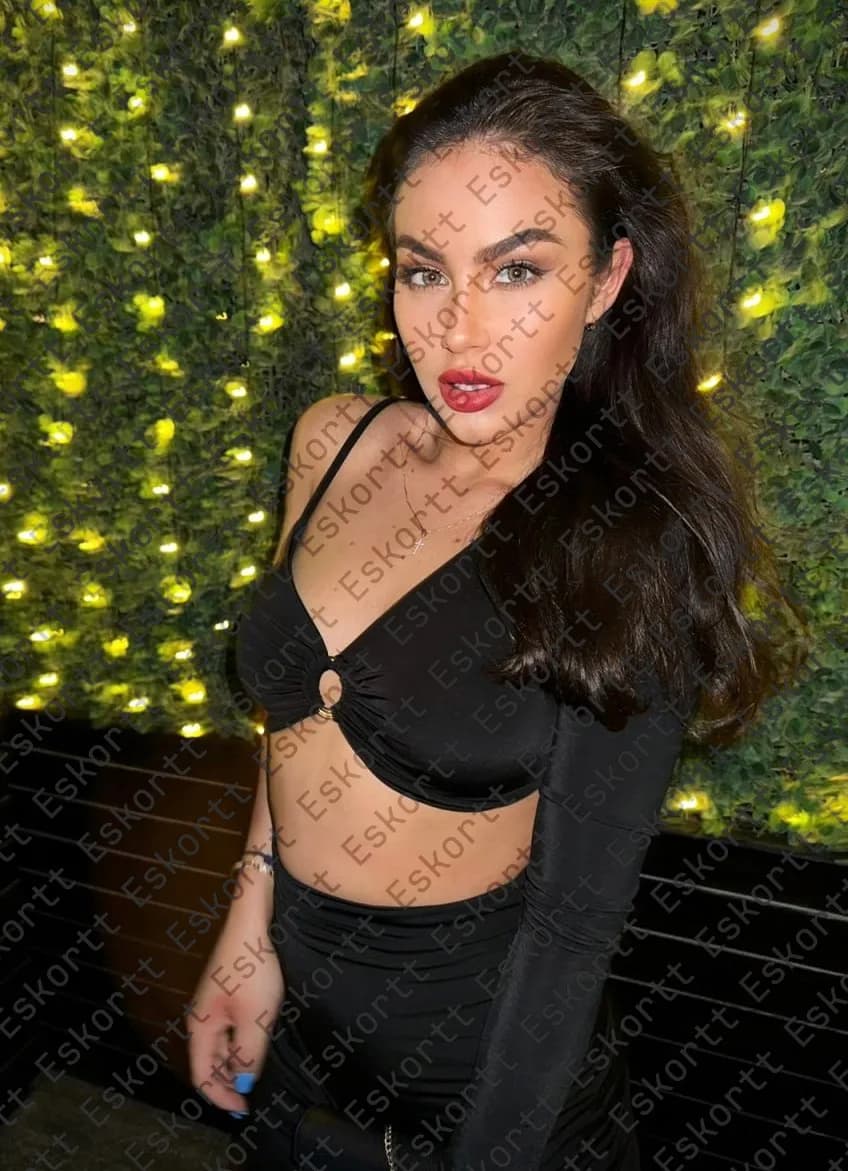 Эли escort in Moscow