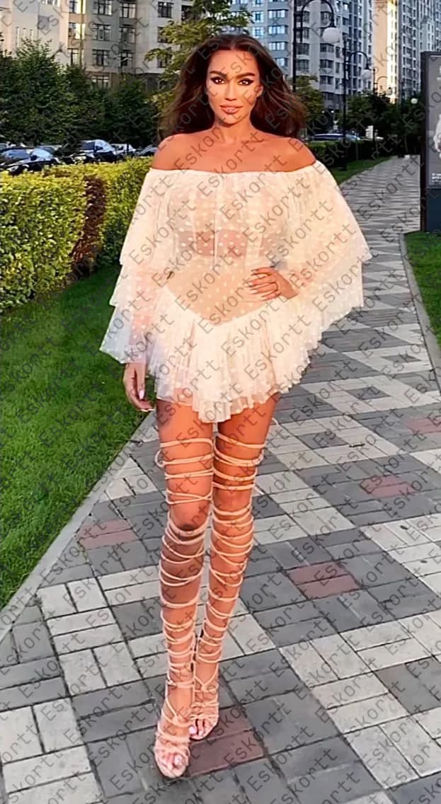 Lola escort in Moscow