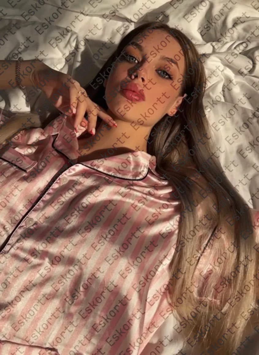 Милана escort in Moscow