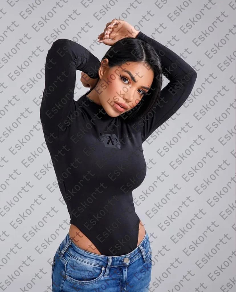  Anika escort in Moscow