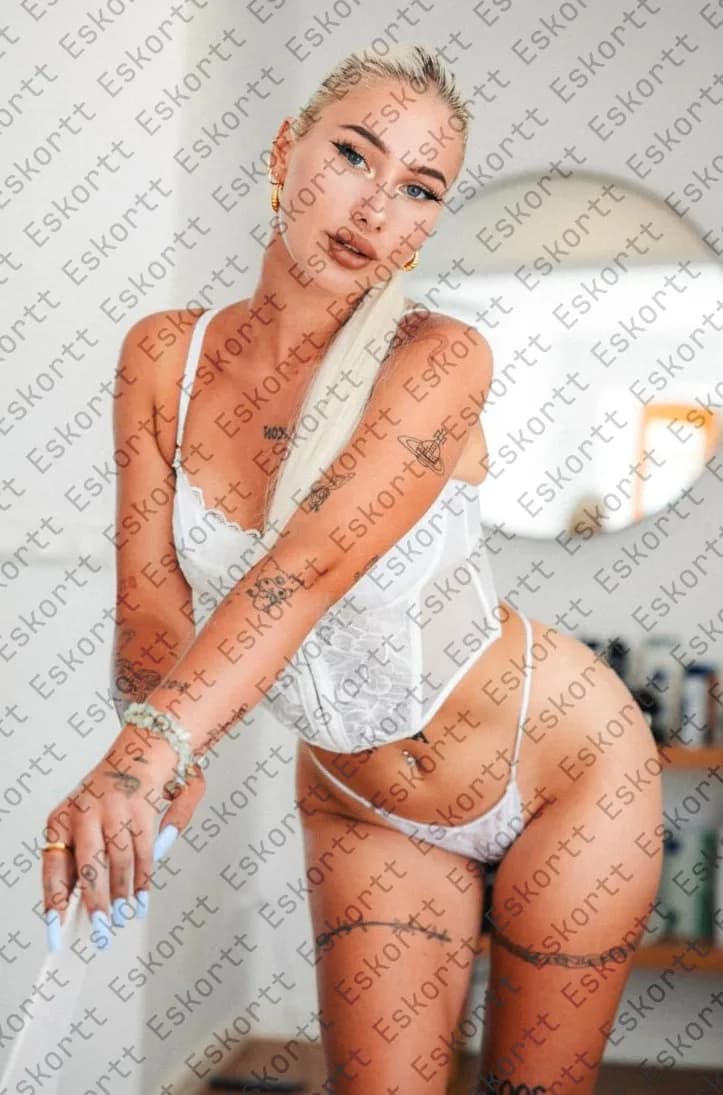 Elina escort in Moscow
