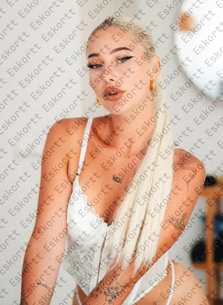 Elina escort in Moscow
