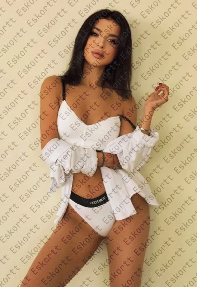 Katie escort in Moscow