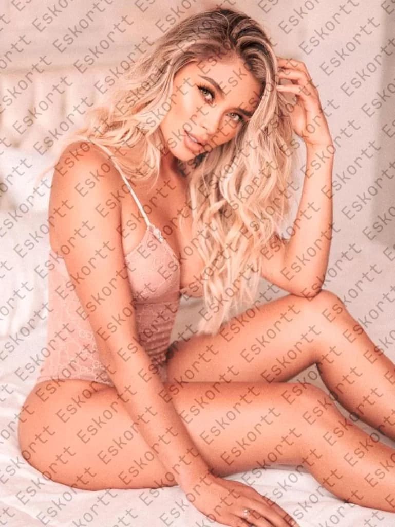 Willow escort in Moscow