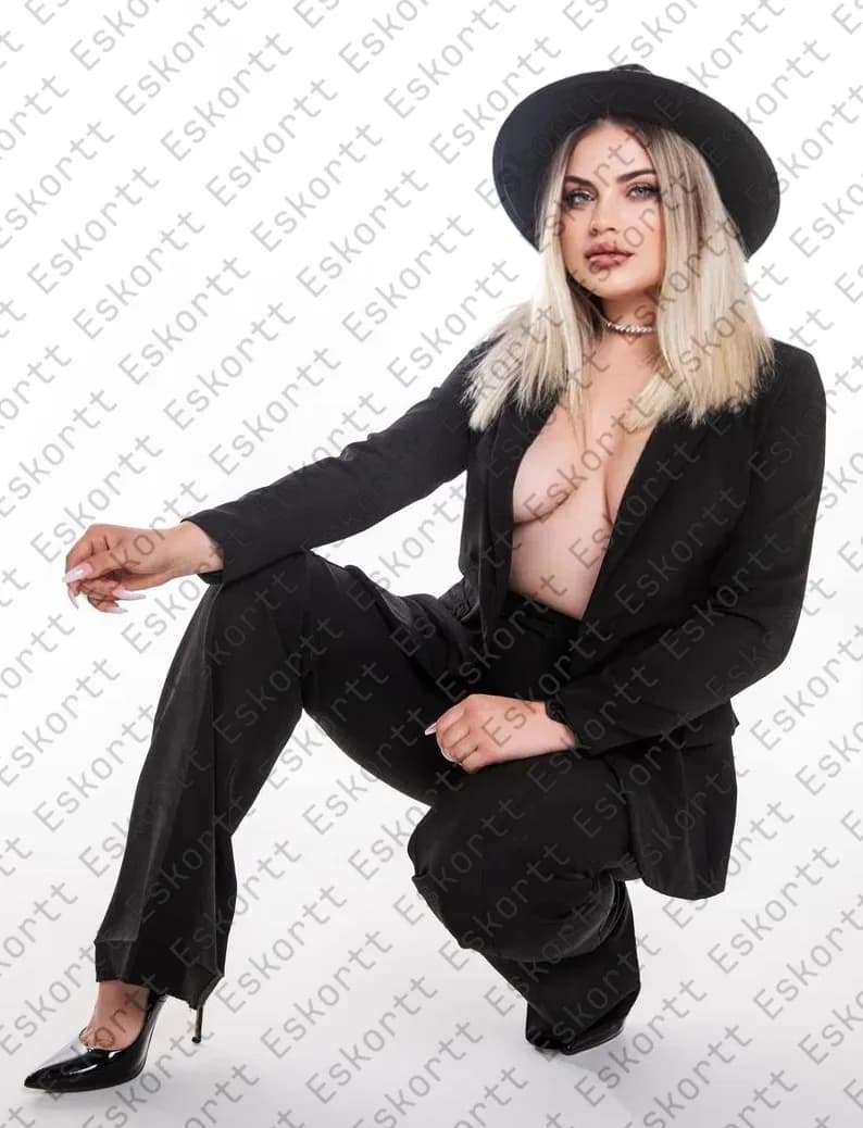 Lelya escort in Moscow