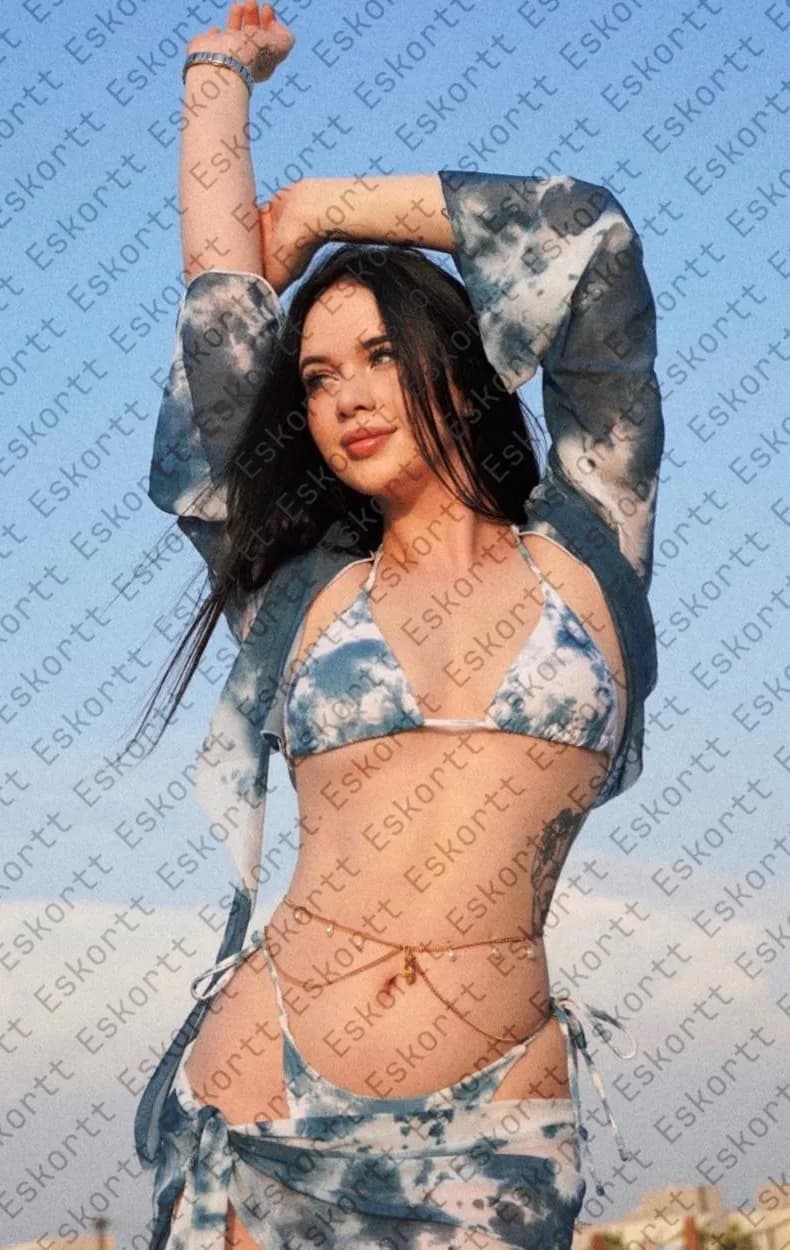  Julia escort in Moscow