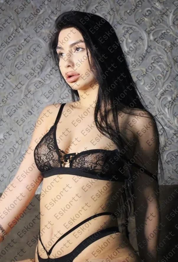 Regina escort in Moscow