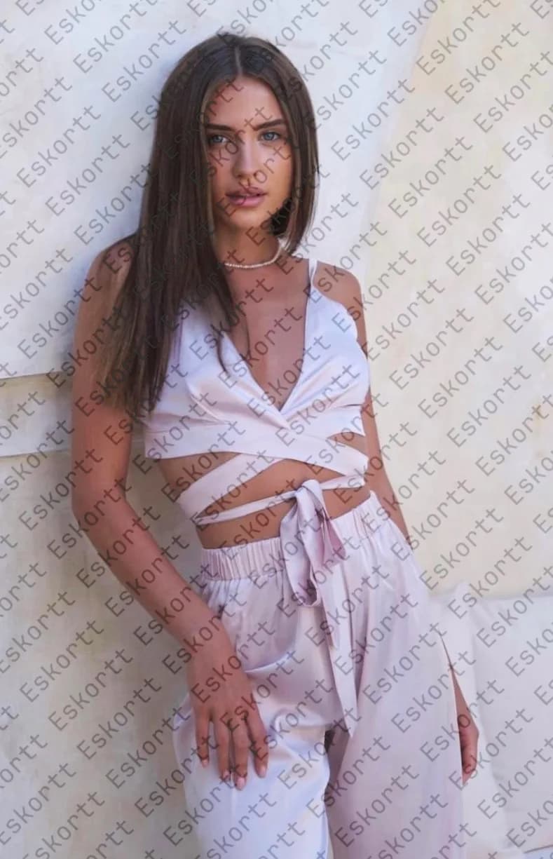 Karina escort in Moscow