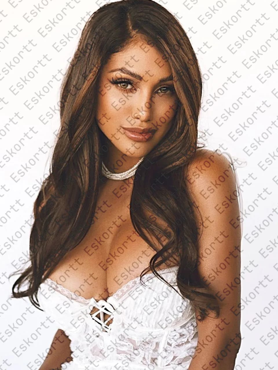 Akira escort in Moscow