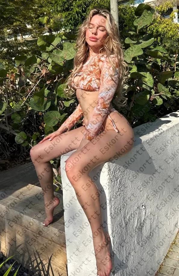 Angie escort in Moscow