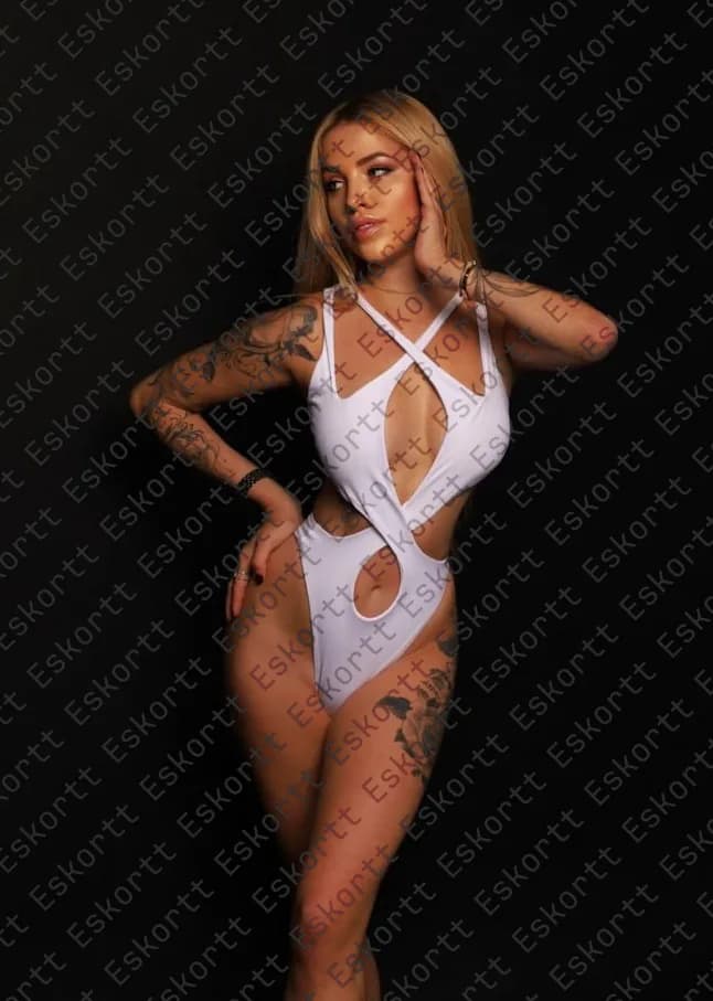 Elly escort in Moscow