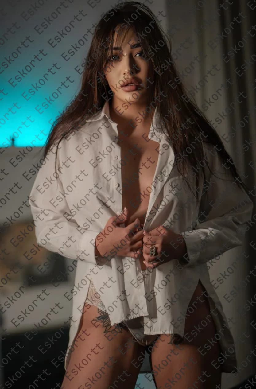 Nely escort in Moscow