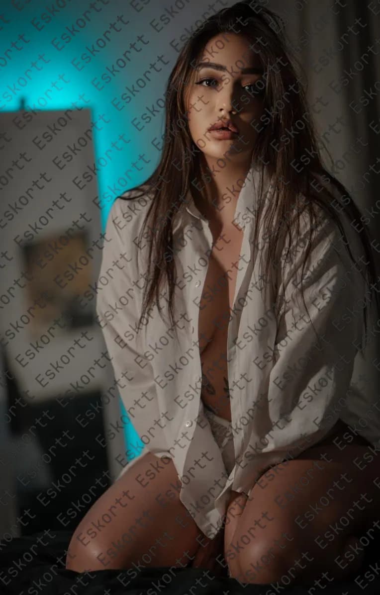 Nely escort in Moscow