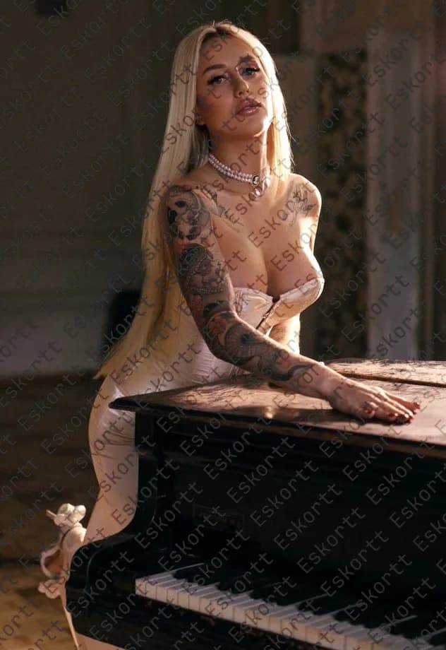 Gretta escort in Moscow