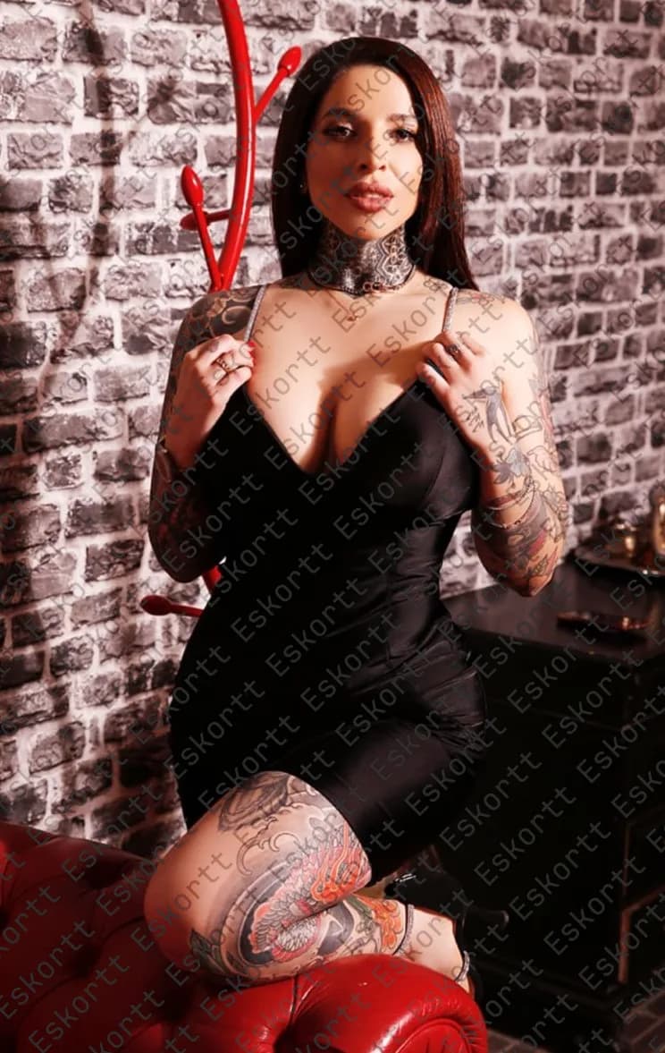 Ashley escort in Moscow