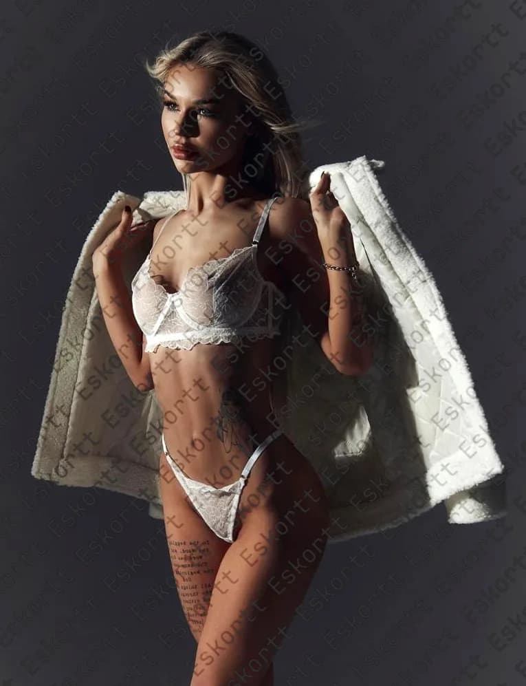 Kari escort in Moscow