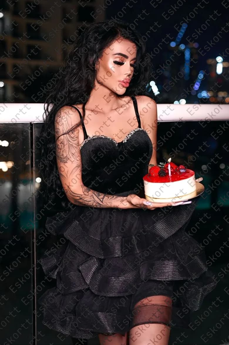 Elli escort in Moscow