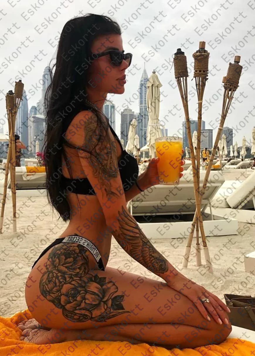 Elli escort in Moscow